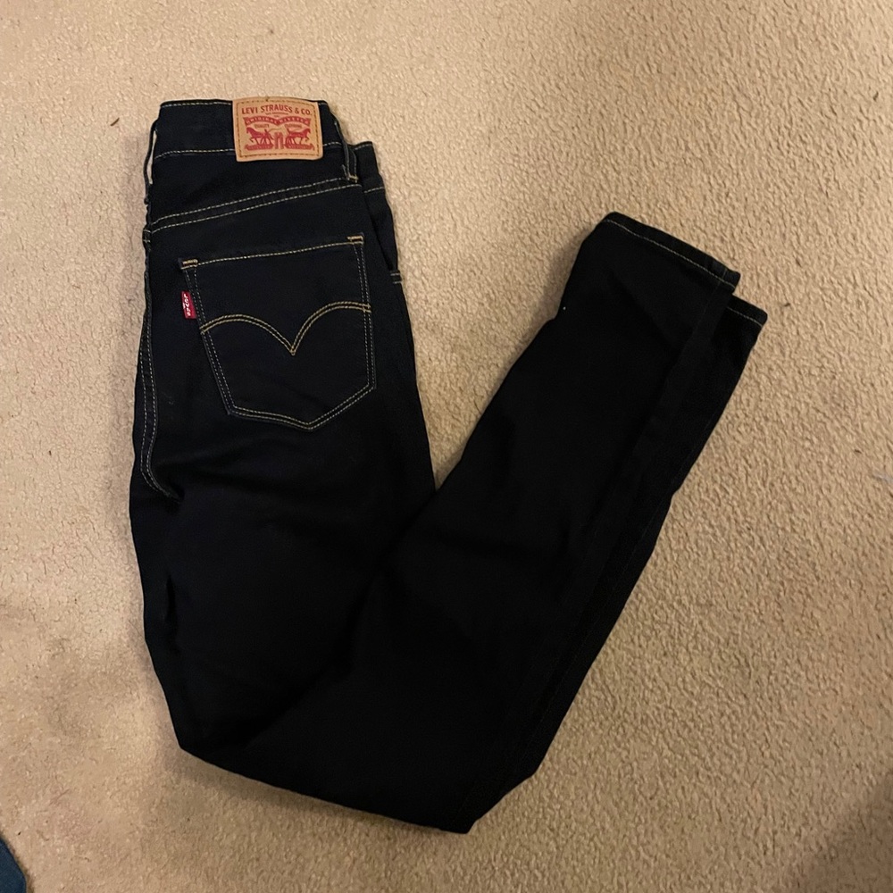 Levi’s skinny dark wash jeans